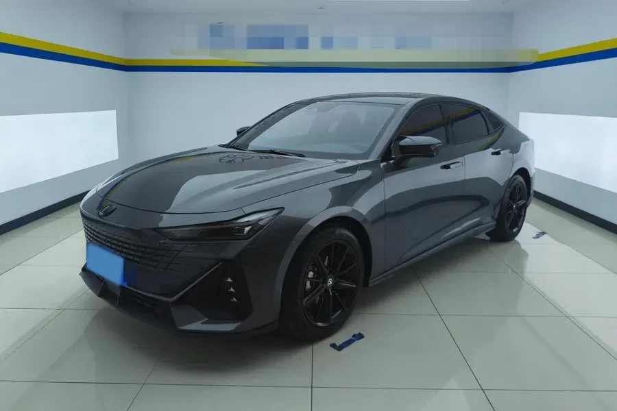 2023 ChangAn UNI-V 1.5T 188HP L4 7DCT,autocango,china used car exporter,china ev exporter,chinese used car exporter,chinese used ev exporter