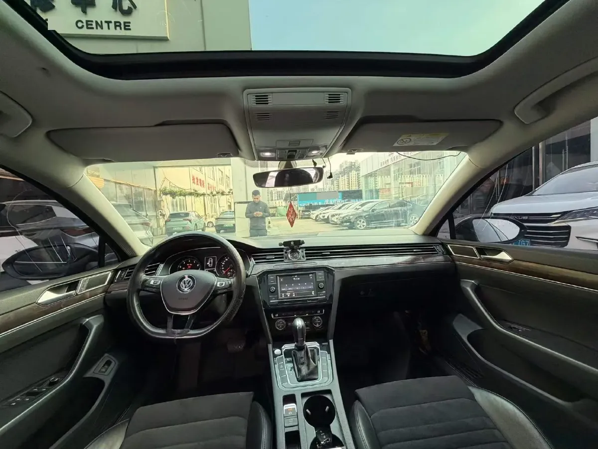 2018 Volkswagen Magotan 1.8T 180HP L4 7DCT,autocango,china used car exporter,china ev exporter,chinese used car exporter,chinese used ev exporter