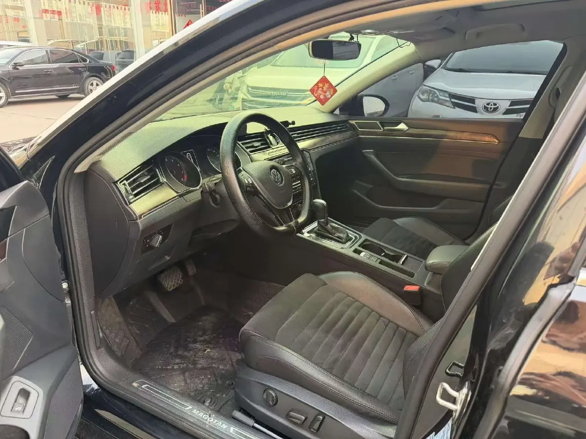 2018 Volkswagen Magotan 1.8T 180HP L4 7DCT,autocango,china used car exporter,china ev exporter,chinese used car exporter,chinese used ev exporter