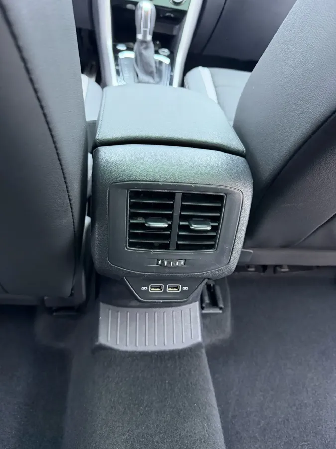 2022 Volkswagen T-Roc 1.4T 150HP L4 7DCT,autocango,china used car exporter,china ev exporter,chinese used car exporter,chinese used ev exporter