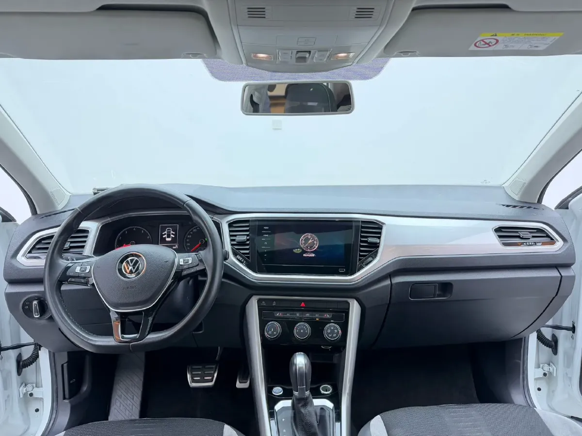 2022 Volkswagen T-Roc 1.4T 150HP L4 7DCT,autocango,china used car exporter,china ev exporter,chinese used car exporter,chinese used ev exporter