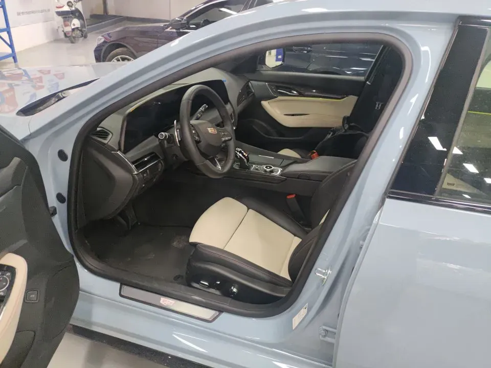 2025 Cadillac CT5 2.0T 237HP L4 10AT,autocango,china used car exporter,china ev exporter,chinese used car exporter,chinese used ev exporter