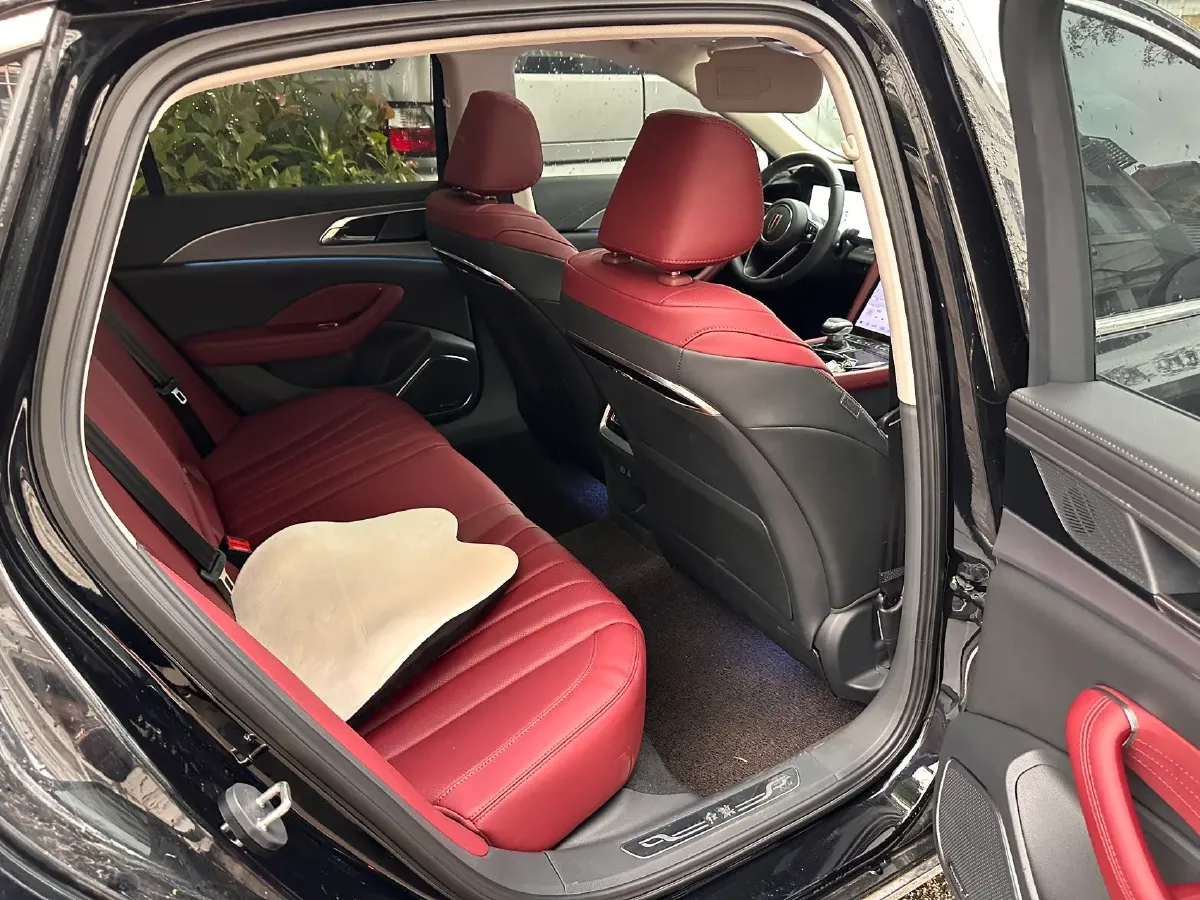 2024 HongQi H5 2.0T 224HP L4 8AT,autocango,china used car exporter,china ev exporter,chinese used car exporter,chinese used ev exporter