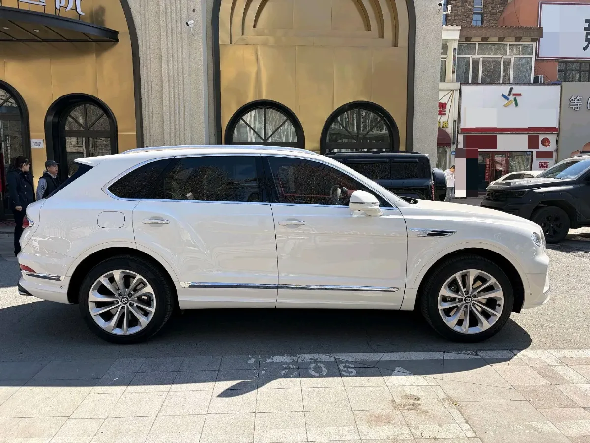 2024 Bentley Bentayga 4.0T 550HP V8 8AT,autocango,china used car exporter,china ev exporter,chinese used car exporter,chinese used ev exporter