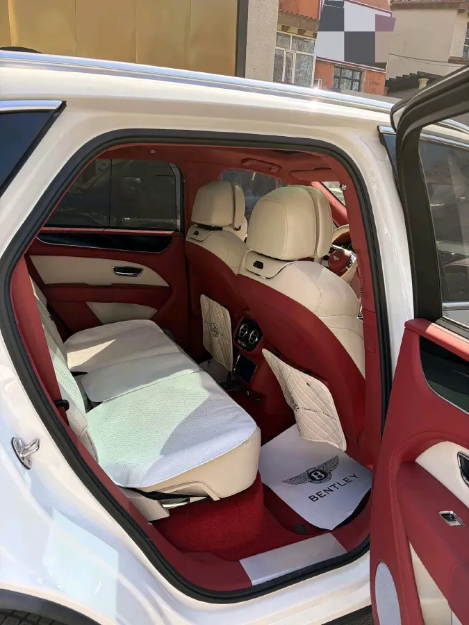 2024 Bentley Bentayga 4.0T 550HP V8 8AT,autocango,china used car exporter,china ev exporter,chinese used car exporter,chinese used ev exporter