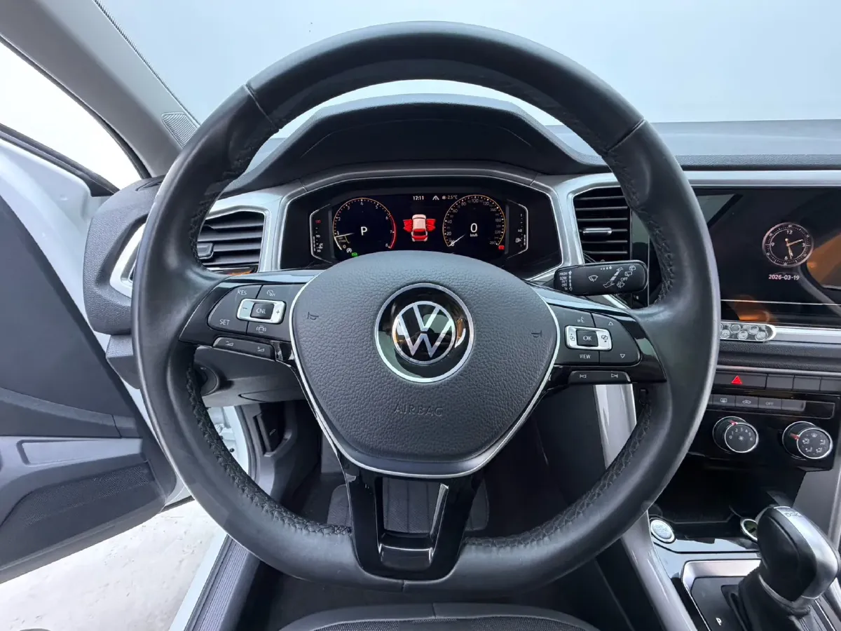 2022 Volkswagen T-Roc 1.4T 150HP L4 7DCT,autocango,china used car exporter,china ev exporter,chinese used car exporter,chinese used ev exporter