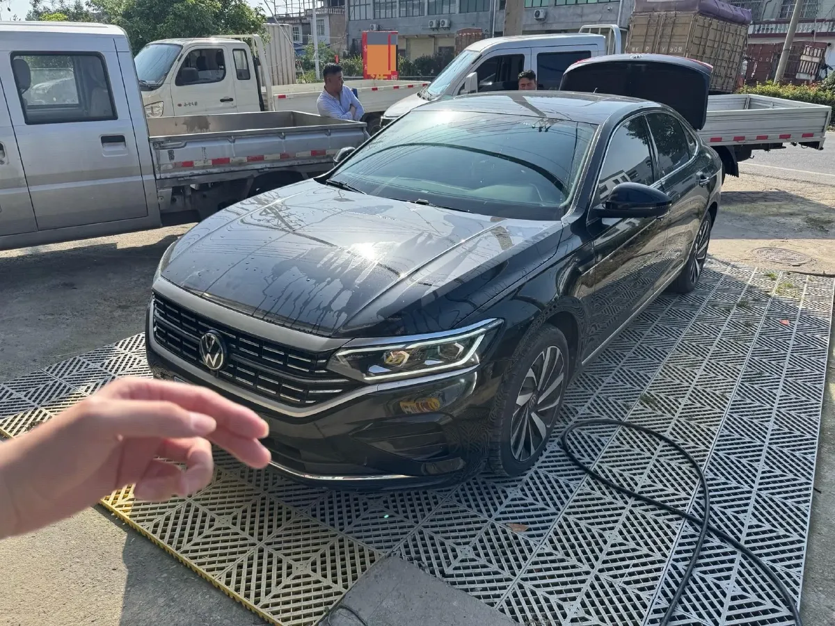 2023 Volkswagen Passat 2.0T 186HP L4 7DCT,autocango,china used car exporter,china ev exporter,chinese used car exporter,chinese used ev exporter