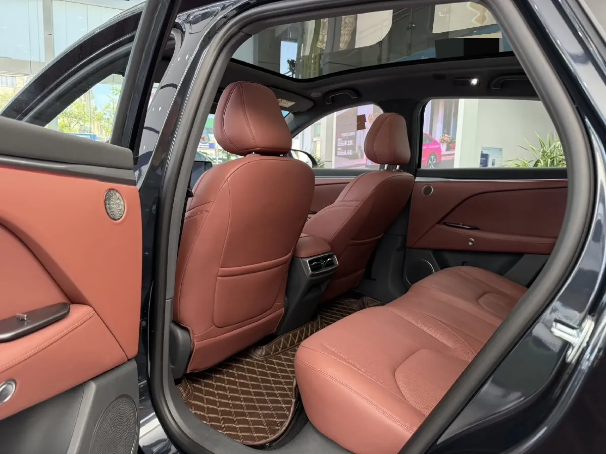 2026 ARCFOX αT5 REEV 105HP REEV,autocango,china used car exporter,china ev exporter,chinese used car exporter,chinese used ev exporter