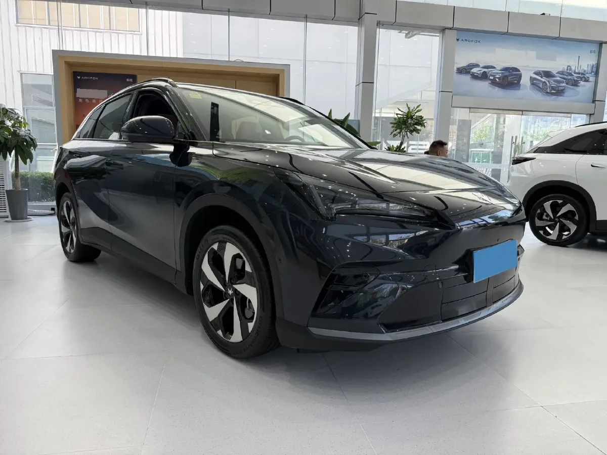 2026 ARCFOX αT5 REEV 105HP REEV,autocango,china used car exporter,china ev exporter,chinese used car exporter,chinese used ev exporter