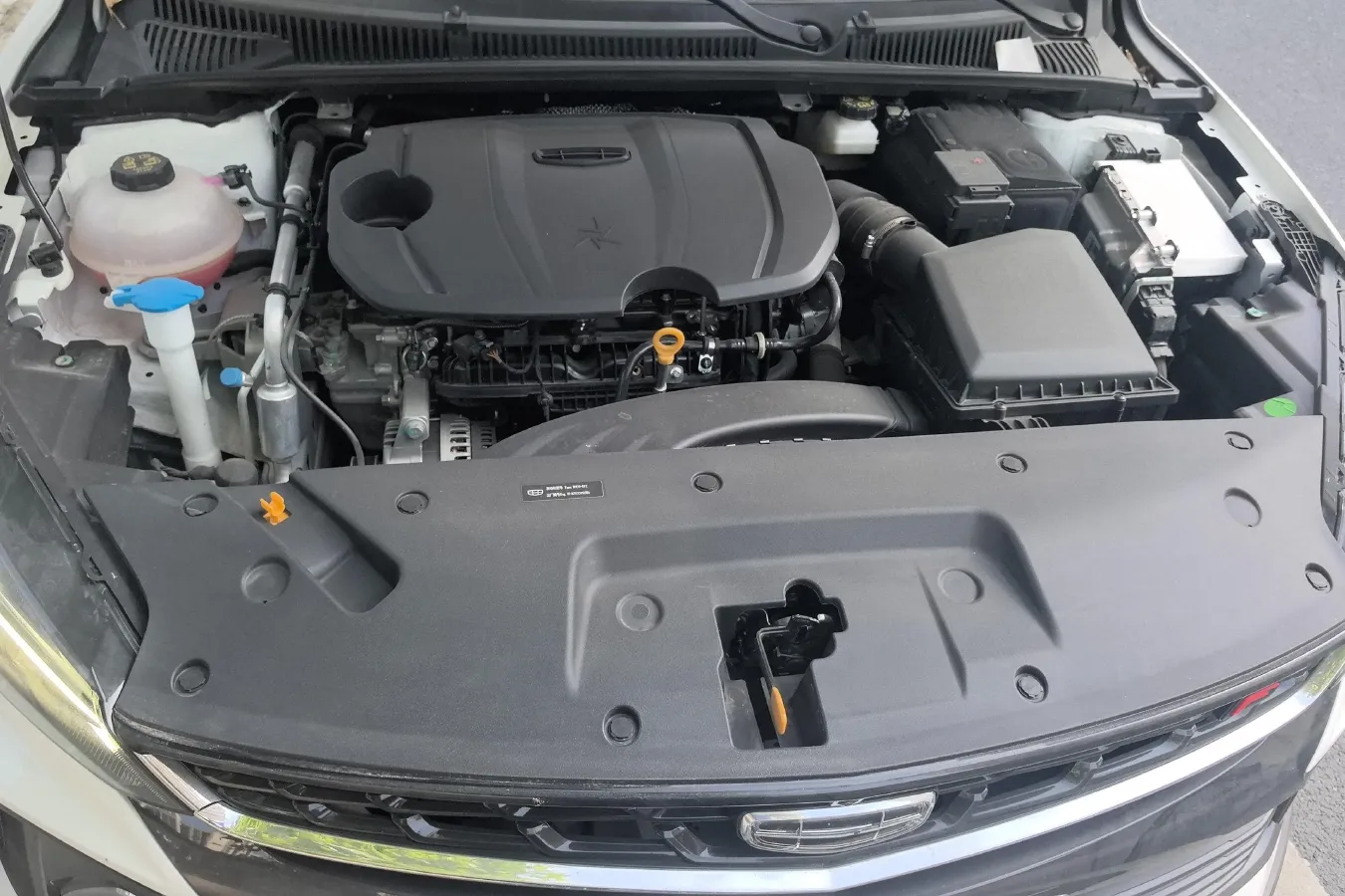 2022 Geely Binray 1.5T 181HP L4 7DCT,autocango,china used car exporter,china ev exporter,chinese used car exporter,chinese used ev exporter