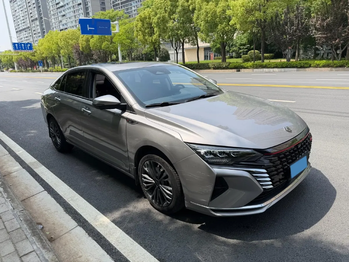 2021 DongFeng Aeolus YiXuan MAX 1.5T 190HP L4 7DCT,autocango,china used car exporter,china ev exporter,chinese used car exporter,chinese used ev exporter