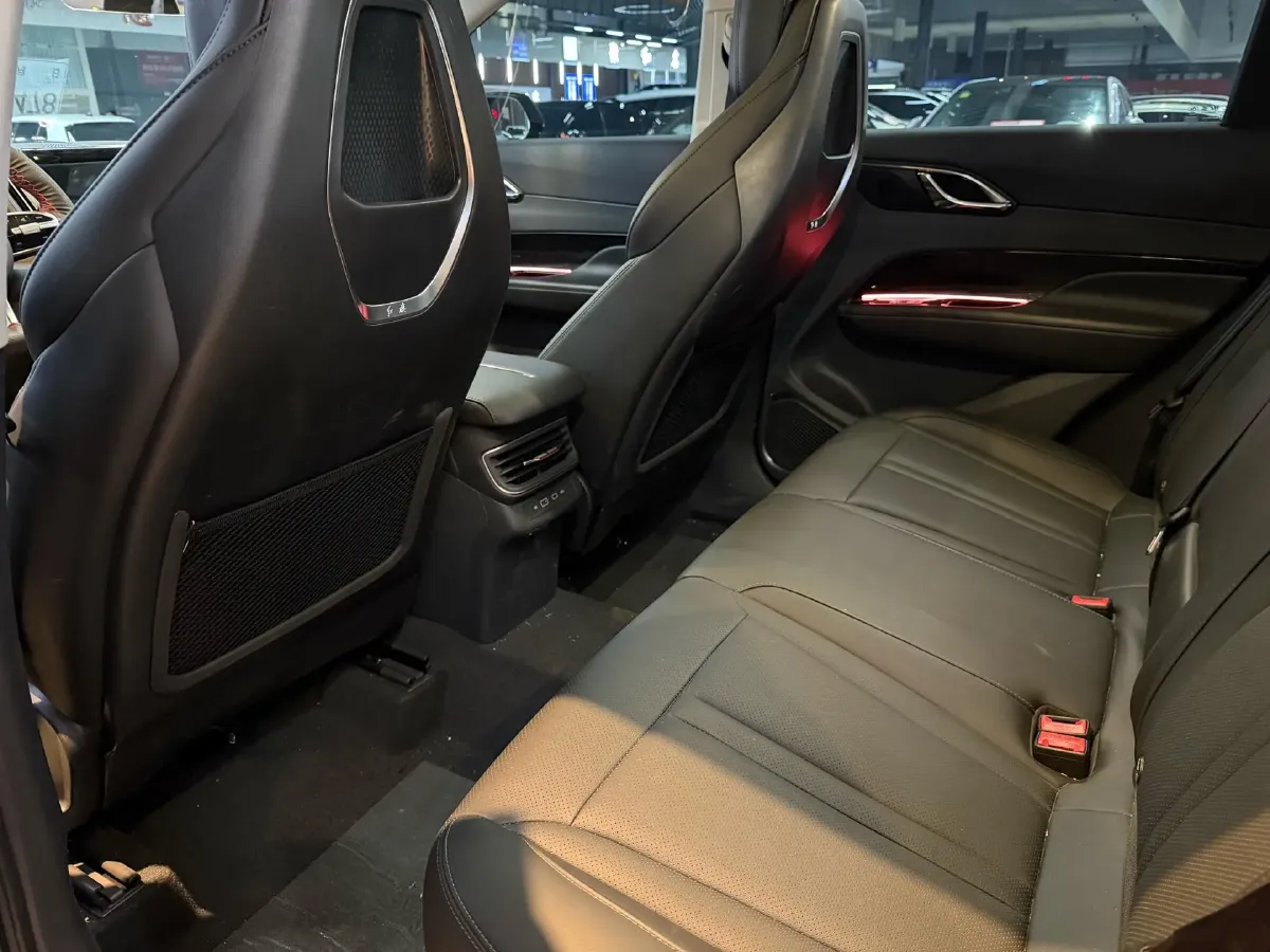 2025 HongQi HS3 1.5T 150HP L4 1DHT PHEV,autocango,china used car exporter,china ev exporter,chinese used car exporter,chinese used ev exporter