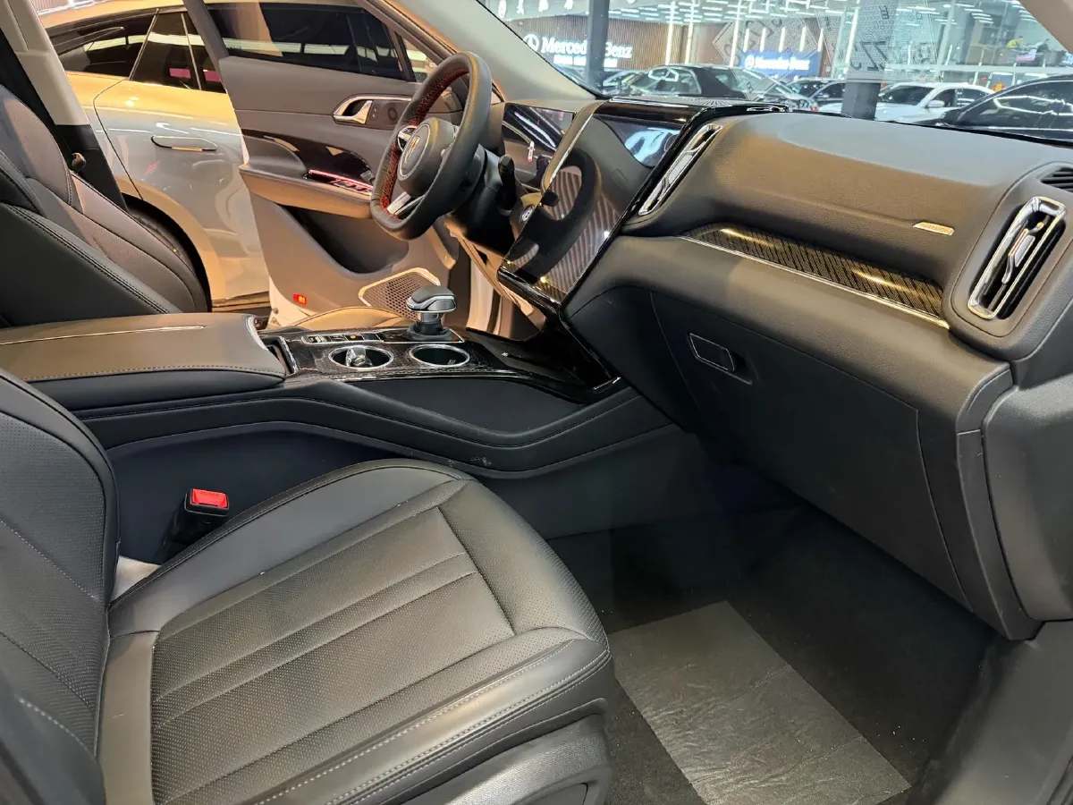 2025 HongQi HS3 1.5T 150HP L4 1DHT PHEV,autocango,china used car exporter,china ev exporter,chinese used car exporter,chinese used ev exporter