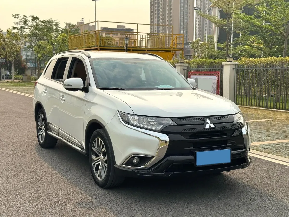 2018 Mitsubishi Outlander 2.0L 166HP L4 CVT,autocango,china used car exporter,china ev exporter,chinese used car exporter,chinese used ev exporter