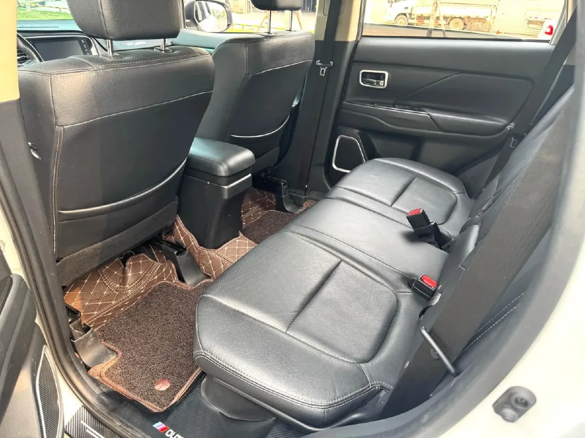 2018 Mitsubishi Outlander 2.0L 166HP L4 CVT,autocango,china used car exporter,china ev exporter,chinese used car exporter,chinese used ev exporter