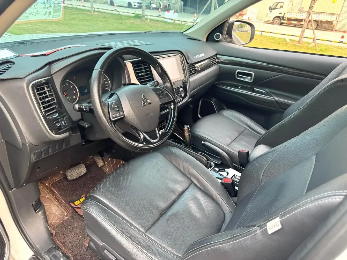 2018 Mitsubishi Outlander 2.0L 166HP L4 CVT,autocango,china used car exporter,china ev exporter,chinese used car exporter,chinese used ev exporter