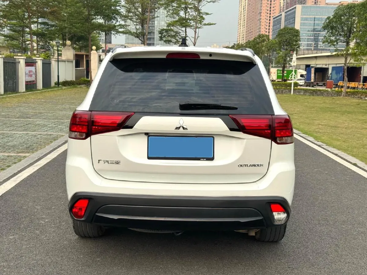 2018 Mitsubishi Outlander 2.0L 166HP L4 CVT,autocango,china used car exporter,china ev exporter,chinese used car exporter,chinese used ev exporter
