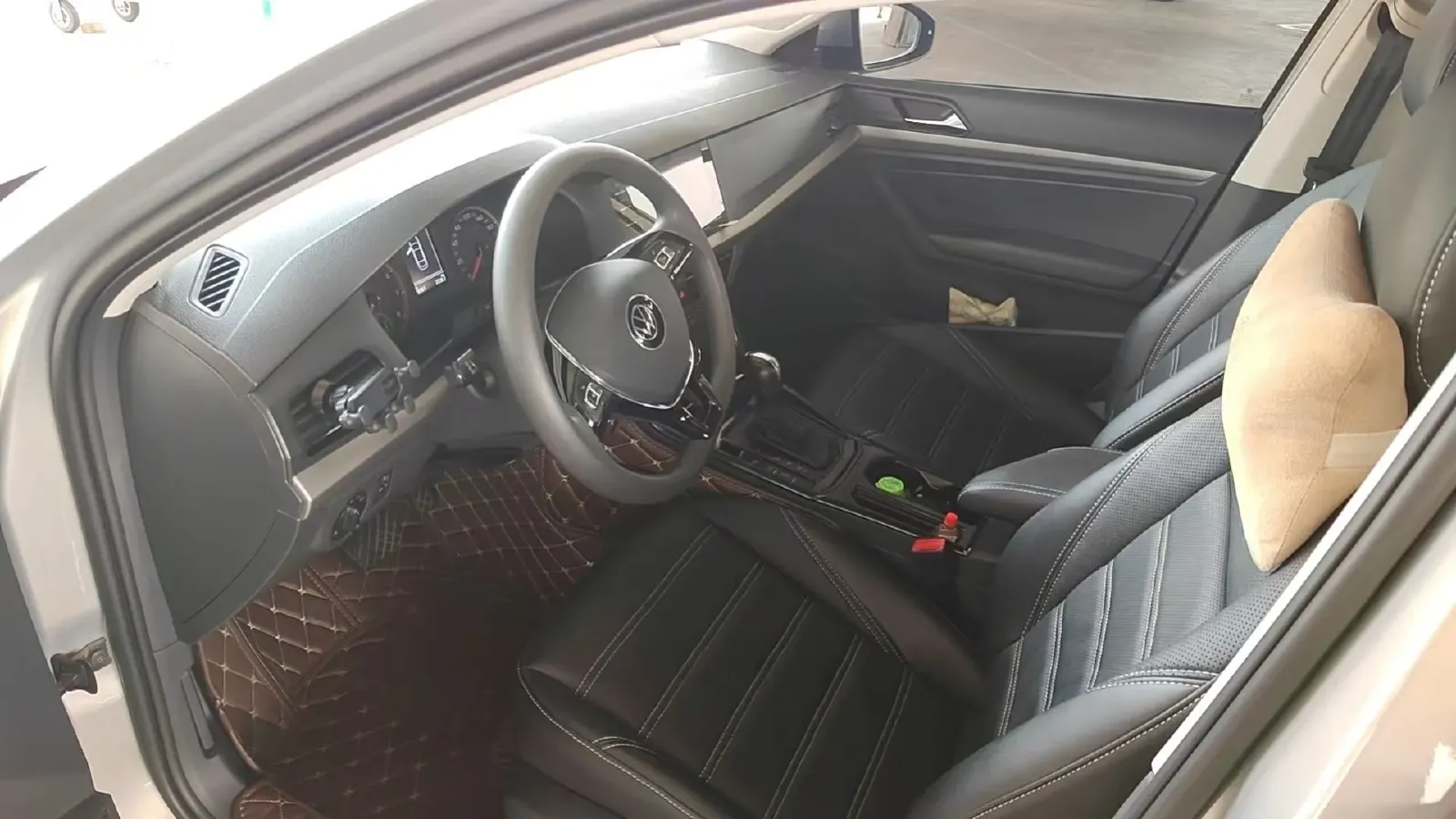 2021 Volkswagen Lavida 1.5L 113HP L4 6AT,autocango,china used car exporter,china ev exporter,chinese used car exporter,chinese used ev exporter