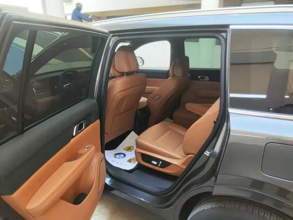 2021 Li ONE Range Extended 131HP REEV 40.5KWH,autocango,china used car exporter,china ev exporter,chinese used car exporter,chinese used ev exporter