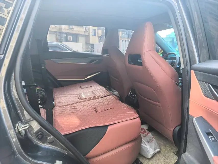 2023 ChangAn CS75 Plus 2.0T 233HP L4 8AT,autocango,china used car exporter,china ev exporter,chinese used car exporter,chinese used ev exporter