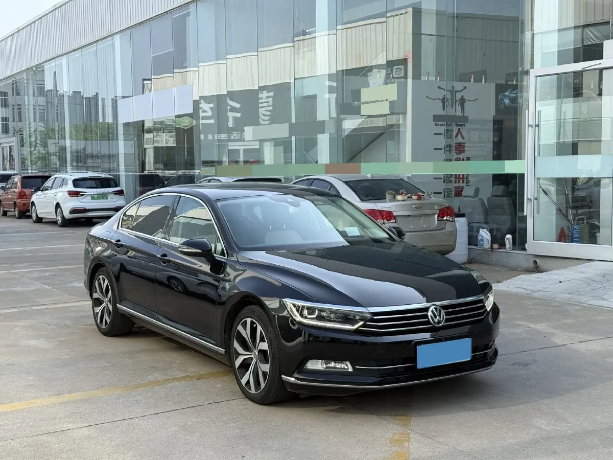 2019 Volkswagen Magotan 2.0T 220HP L4 7DCT,autocango,china used car exporter,china ev exporter,chinese used car exporter,chinese used ev exporter