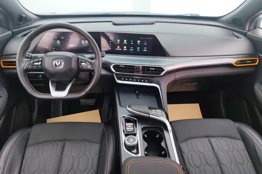 2022 ChangAn UNI-T 1.5T 188HP L4 7DCT,autocango,china used car exporter,china ev exporter,chinese used car exporter,chinese used ev exporter