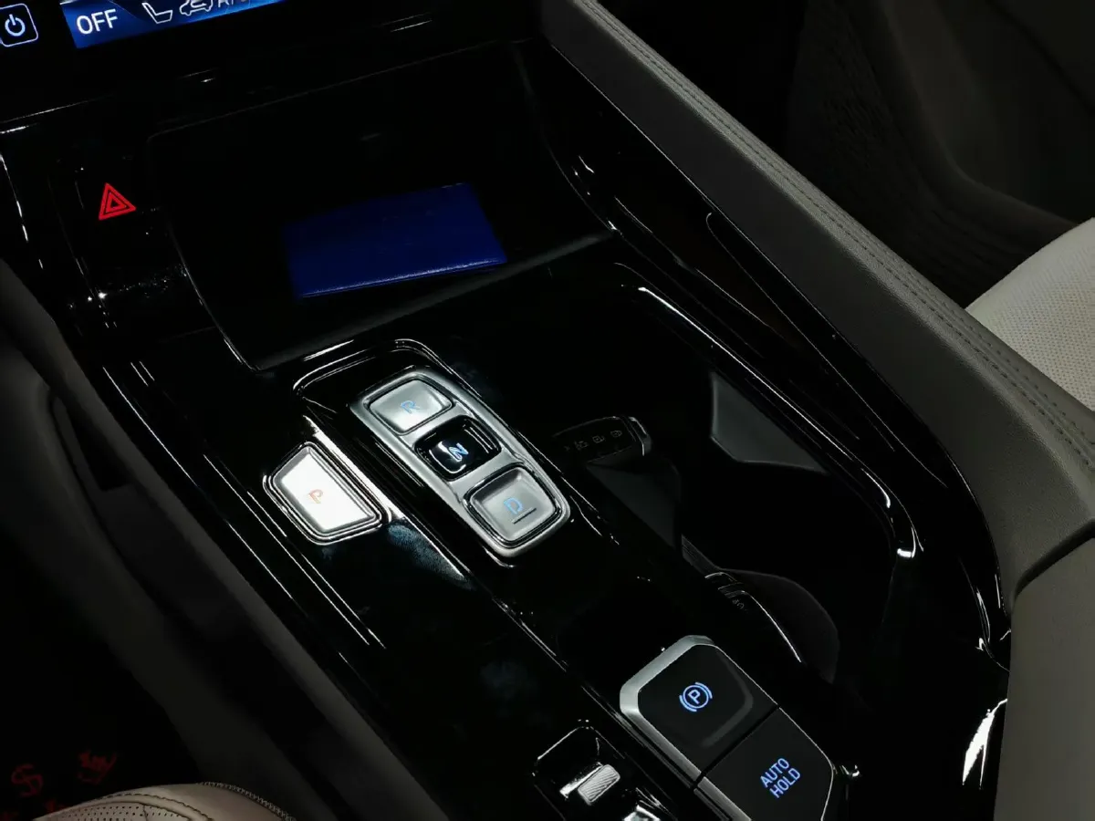 2021 Hyundai Custo 2.0T 236HP L4 8AT,autocango,china used car exporter,china ev exporter,chinese used car exporter,chinese used ev exporter