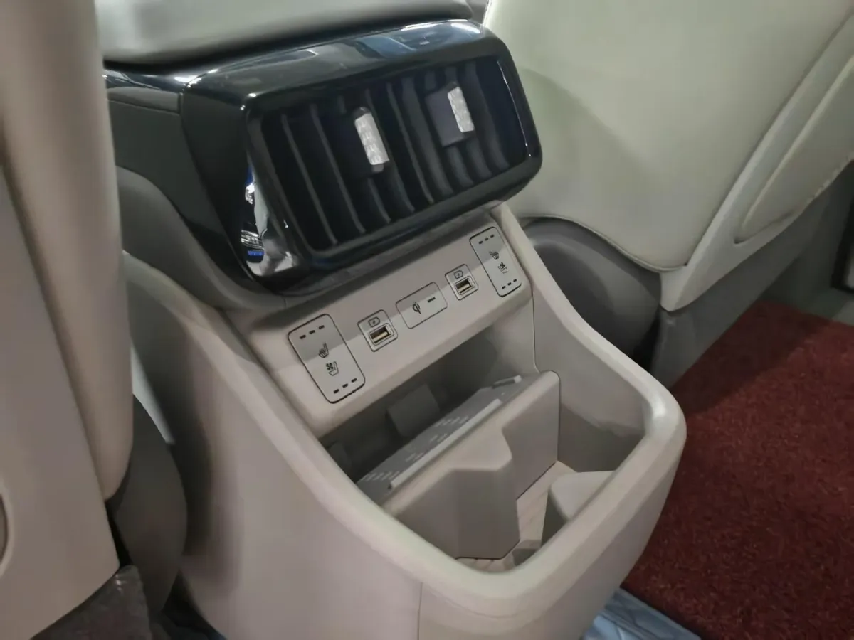 2021 Hyundai Custo 2.0T 236HP L4 8AT,autocango,china used car exporter,china ev exporter,chinese used car exporter,chinese used ev exporter