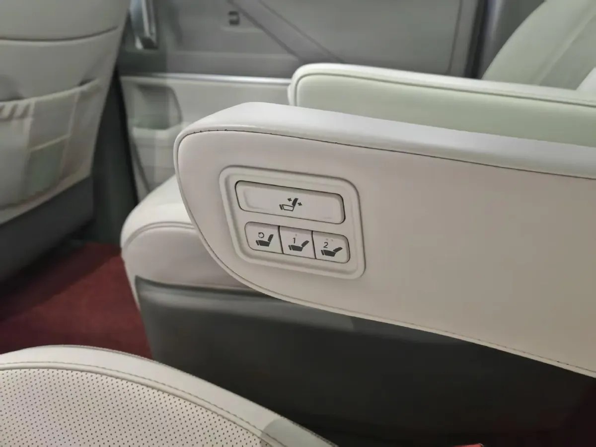 2021 Hyundai Custo 2.0T 236HP L4 8AT,autocango,china used car exporter,china ev exporter,chinese used car exporter,chinese used ev exporter