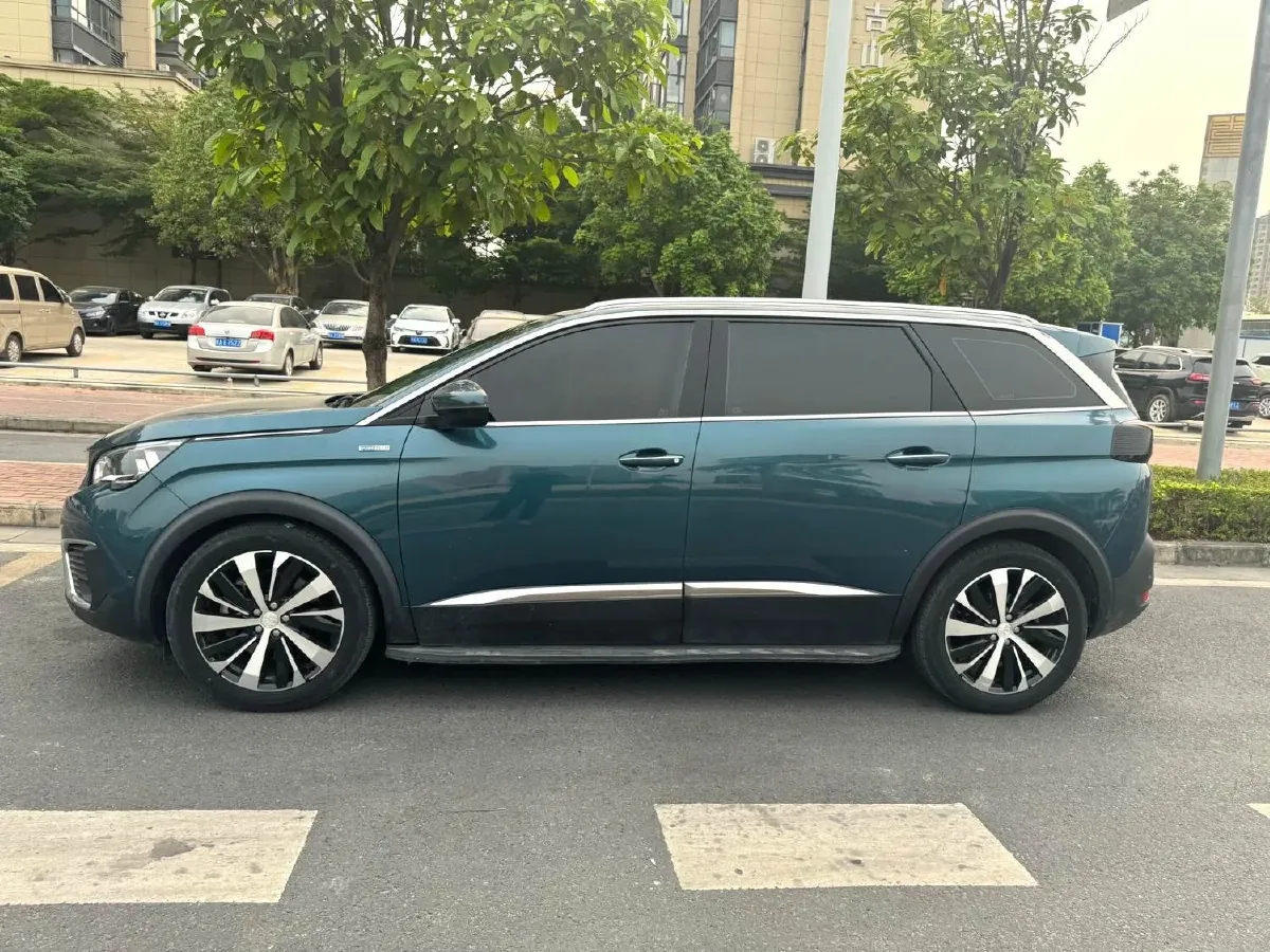 2019 Peugeot 5008 1.8T 204HP L4 6AT,autocango,china used car exporter,china ev exporter,chinese used car exporter,chinese used ev exporter