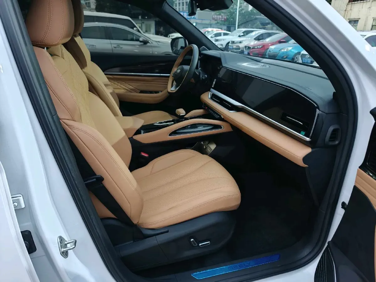 2024 Geely Monjaro 1.5T 163HP L4 3DHT Hybrid,autocango,china used car exporter,china ev exporter,chinese used car exporter,chinese used ev exporter