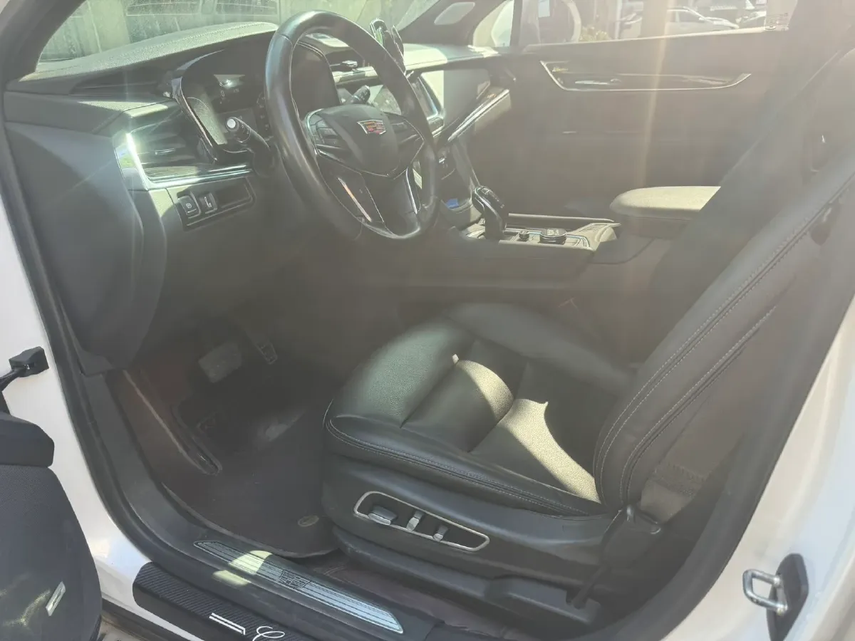 2021 Cadillac XT5 2.0T 237HP L4 9AT,autocango,china used car exporter,china ev exporter,chinese used car exporter,chinese used ev exporter