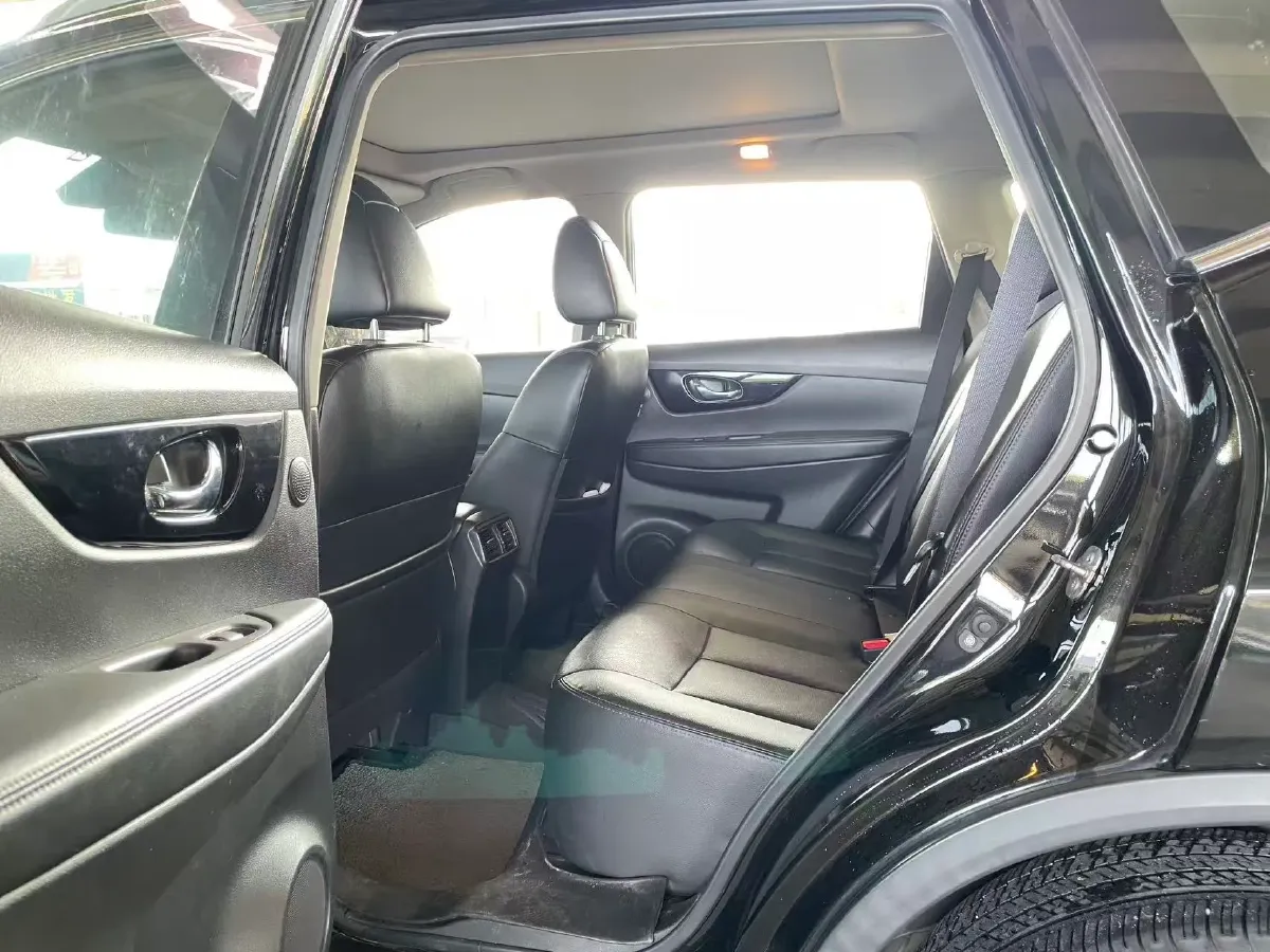 2021 Nissan X-Trail 2.0L 151HP L4 CVT,autocango,china used car exporter,china ev exporter,chinese used car exporter,chinese used ev exporter