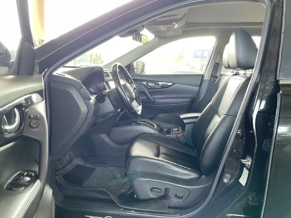 2021 Nissan X-Trail 2.0L 151HP L4 CVT,autocango,china used car exporter,china ev exporter,chinese used car exporter,chinese used ev exporter