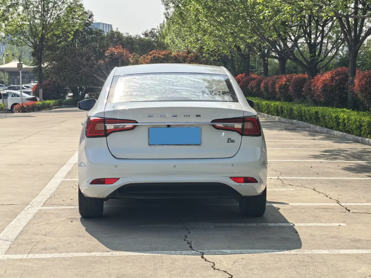 2019 Roewe i5 1.5L 120HP L4 5MT,autocango,china used car exporter,china ev exporter,chinese used car exporter,chinese used ev exporter