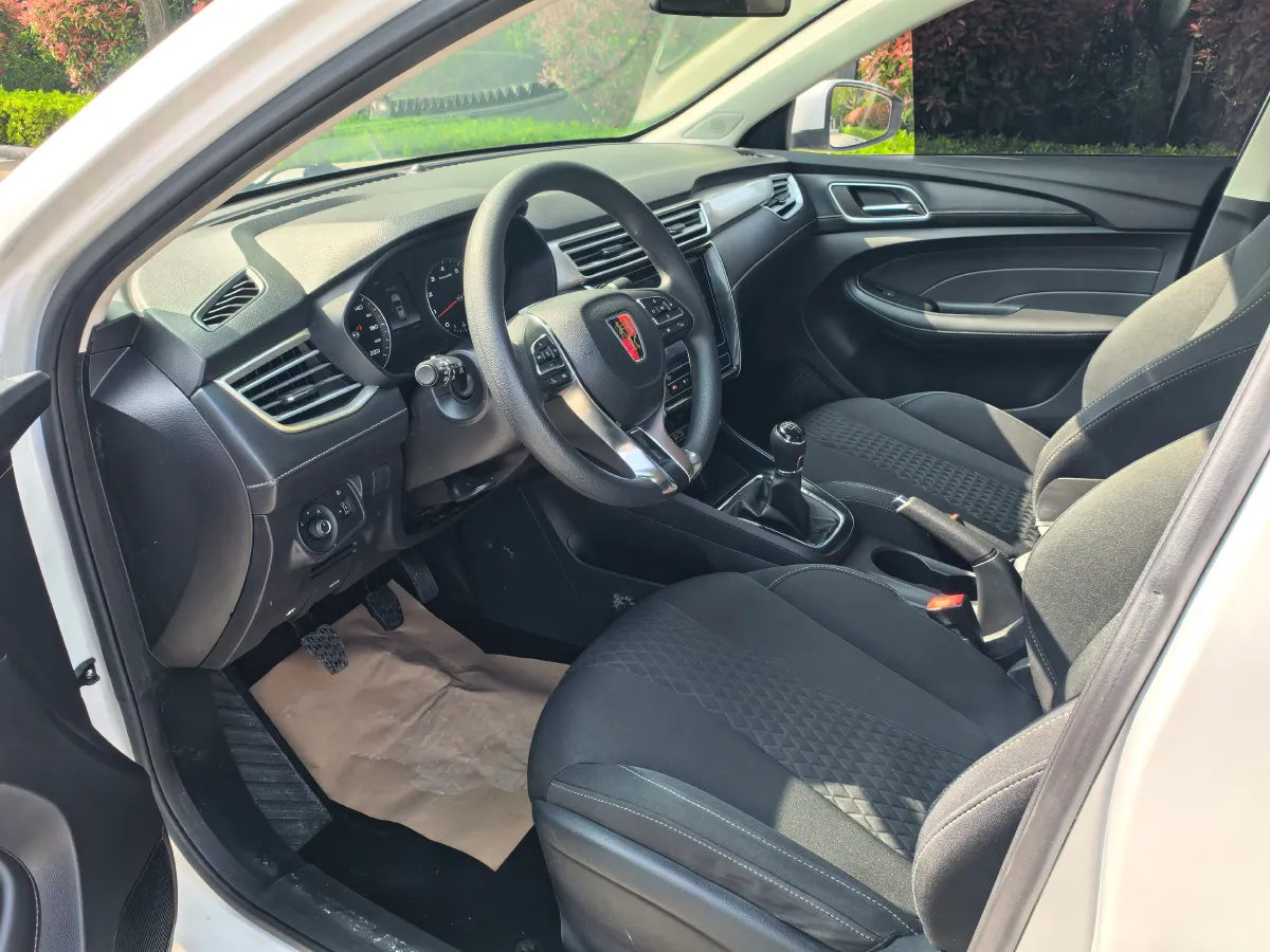 2019 Roewe i5 1.5L 120HP L4 5MT,autocango,china used car exporter,china ev exporter,chinese used car exporter,chinese used ev exporter