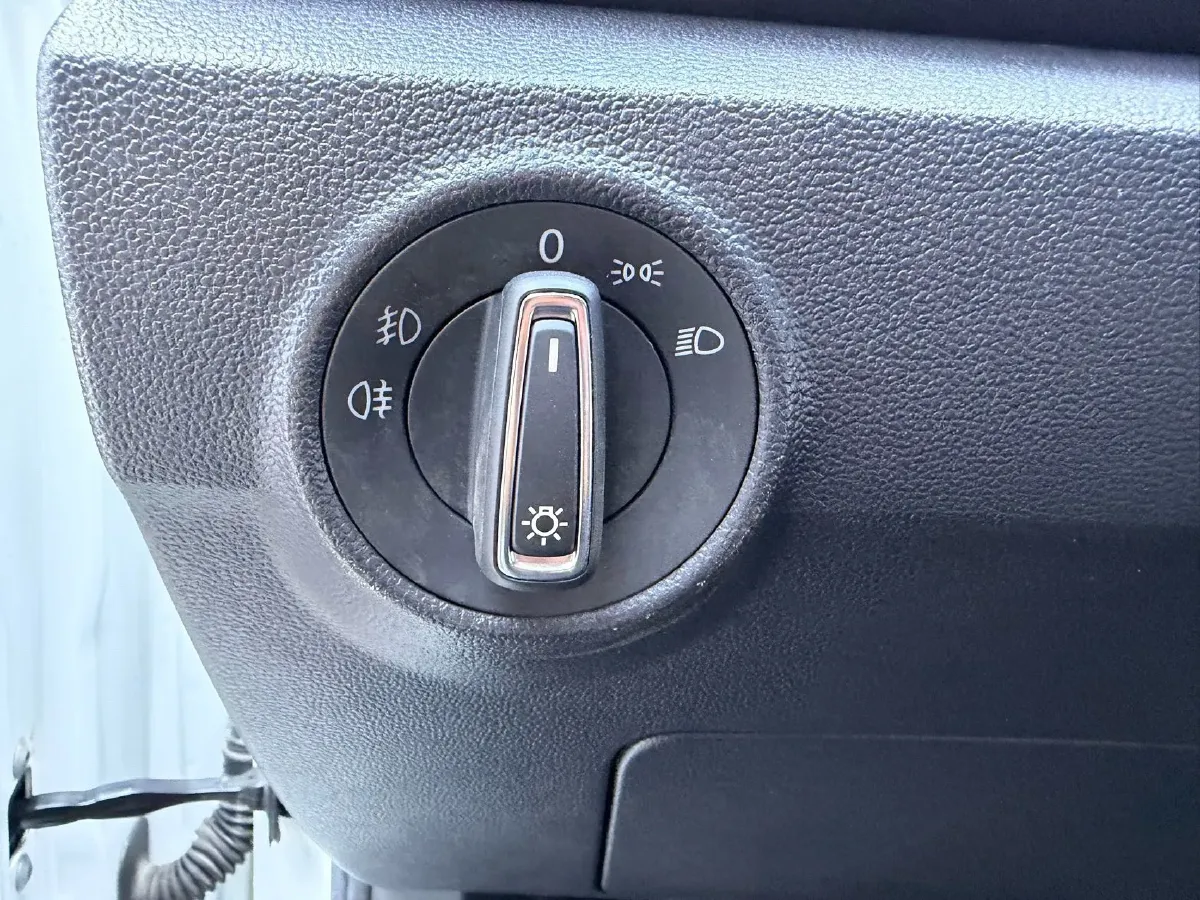 2021 Volkswagen T-Roc 1.4T 150HP L4 7DCT,autocango,china used car exporter,china ev exporter,chinese used car exporter,chinese used ev exporter