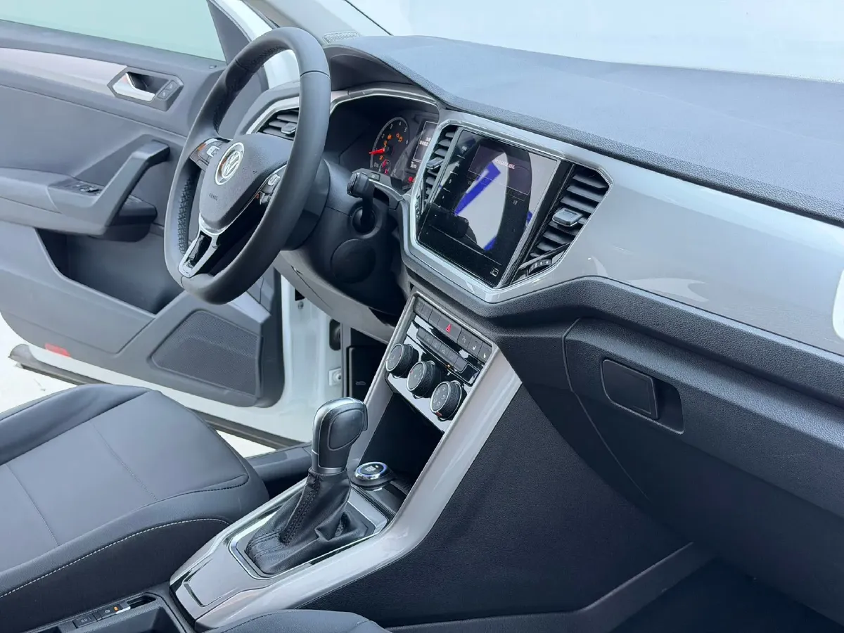 2021 Volkswagen T-Roc 1.4T 150HP L4 7DCT,autocango,china used car exporter,china ev exporter,chinese used car exporter,chinese used ev exporter