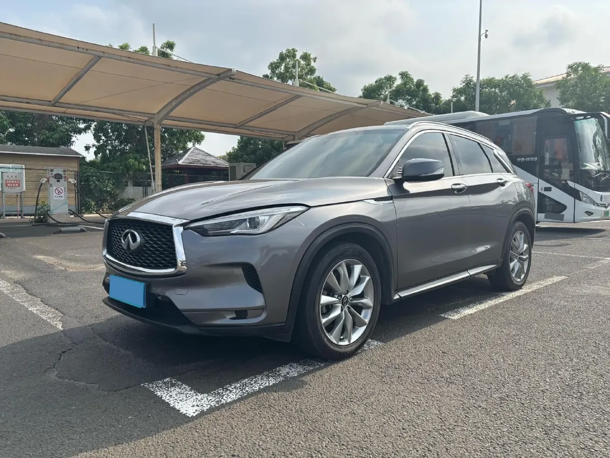 2018 Infiniti QX30 2.0T 211HP L4 7DCT,autocango,china used car exporter,china ev exporter,chinese used car exporter,chinese used ev exporter