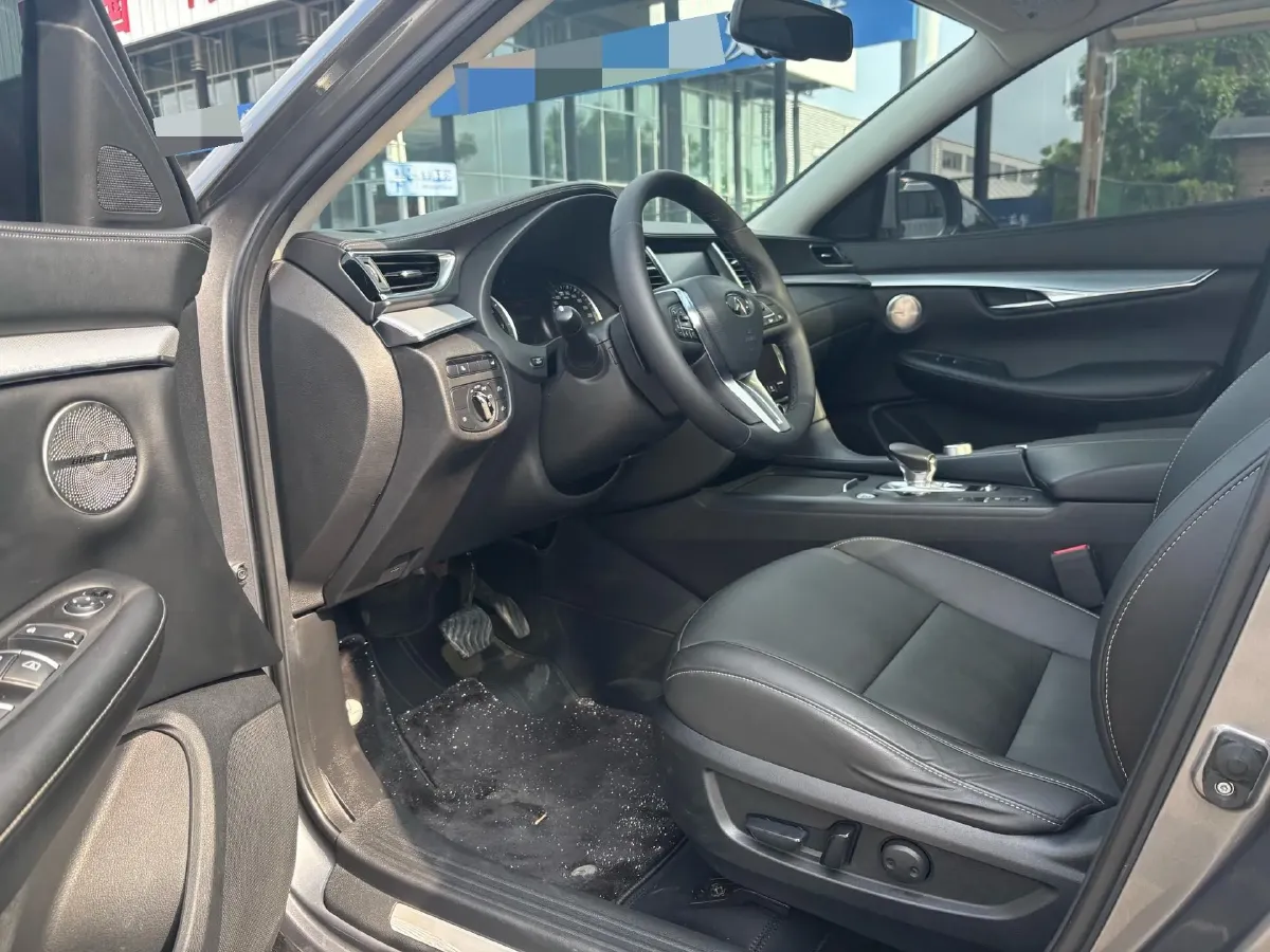 2018 Infiniti QX30 2.0T 211HP L4 7DCT,autocango,china used car exporter,china ev exporter,chinese used car exporter,chinese used ev exporter