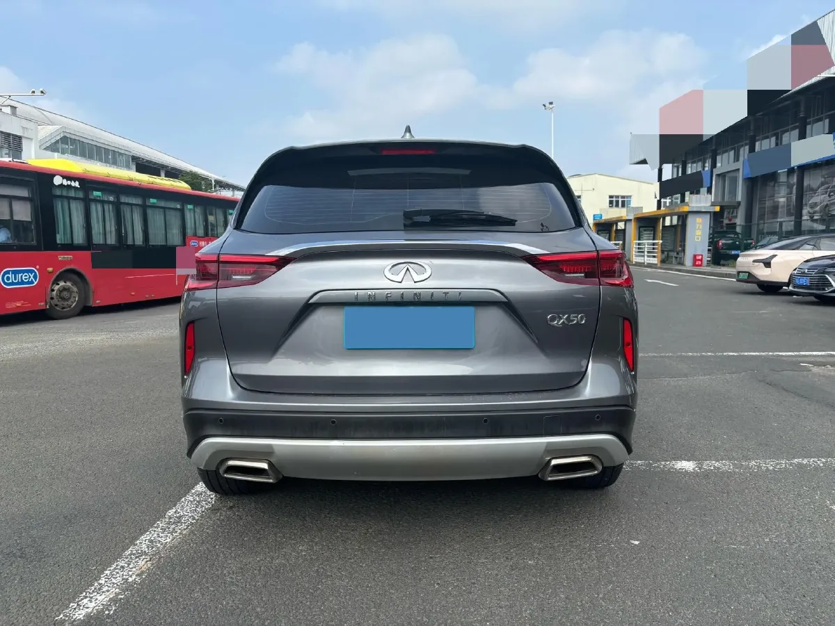 2018 Infiniti QX30 2.0T 211HP L4 7DCT,autocango,china used car exporter,china ev exporter,chinese used car exporter,chinese used ev exporter