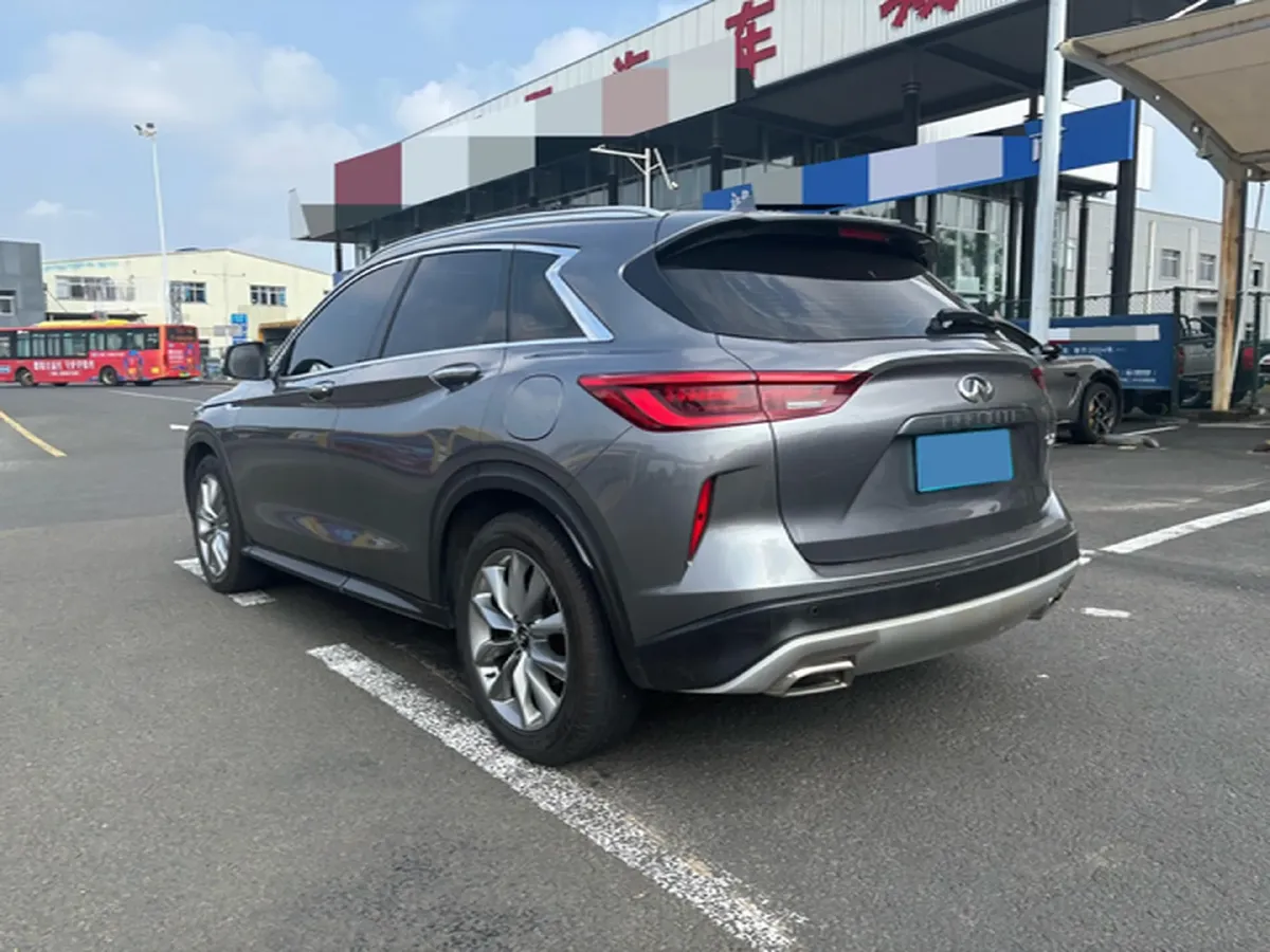 2018 Infiniti QX30 2.0T 211HP L4 7DCT,autocango,china used car exporter,china ev exporter,chinese used car exporter,chinese used ev exporter
