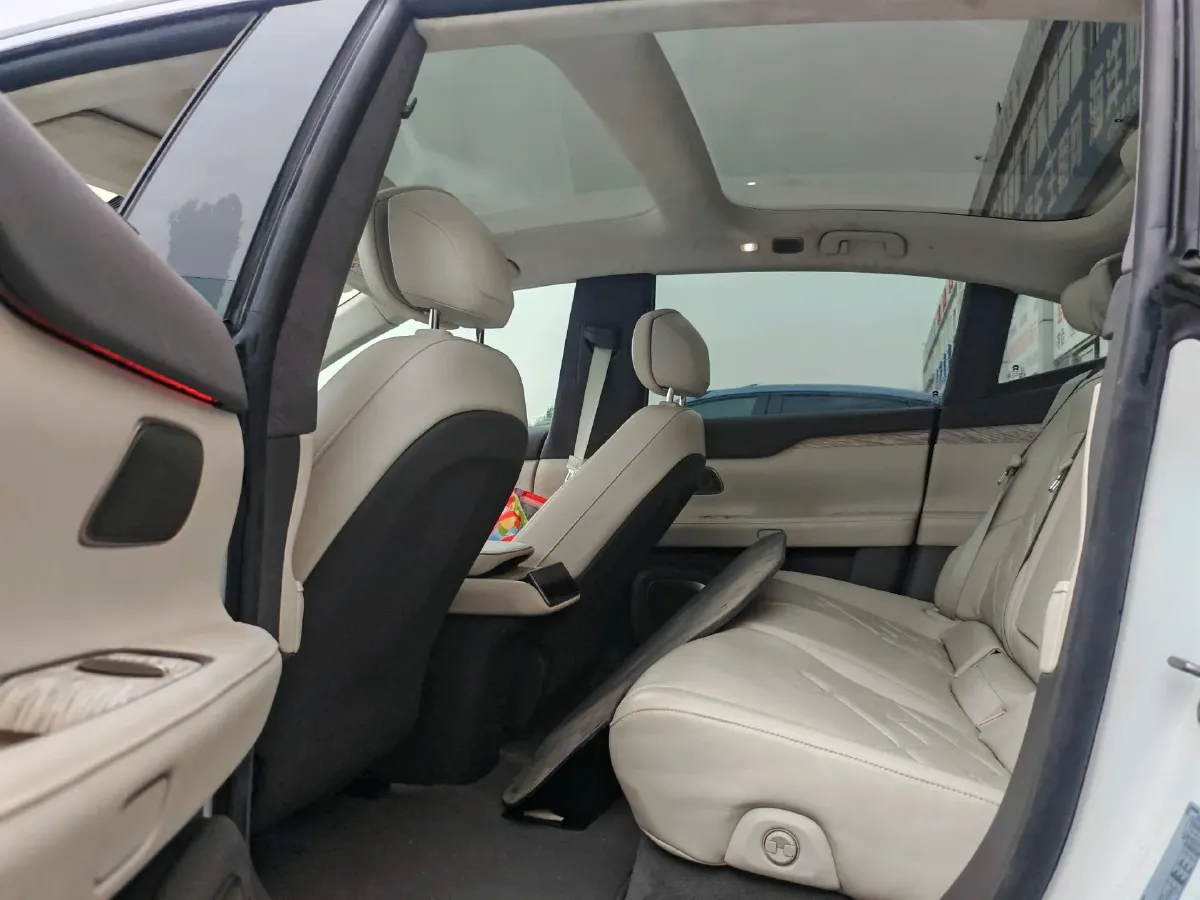 2021 Volkswagen ID.6 Crozz BEV 84.8KWH,autocango,china used car exporter,china ev exporter,chinese used car exporter,chinese used ev exporter