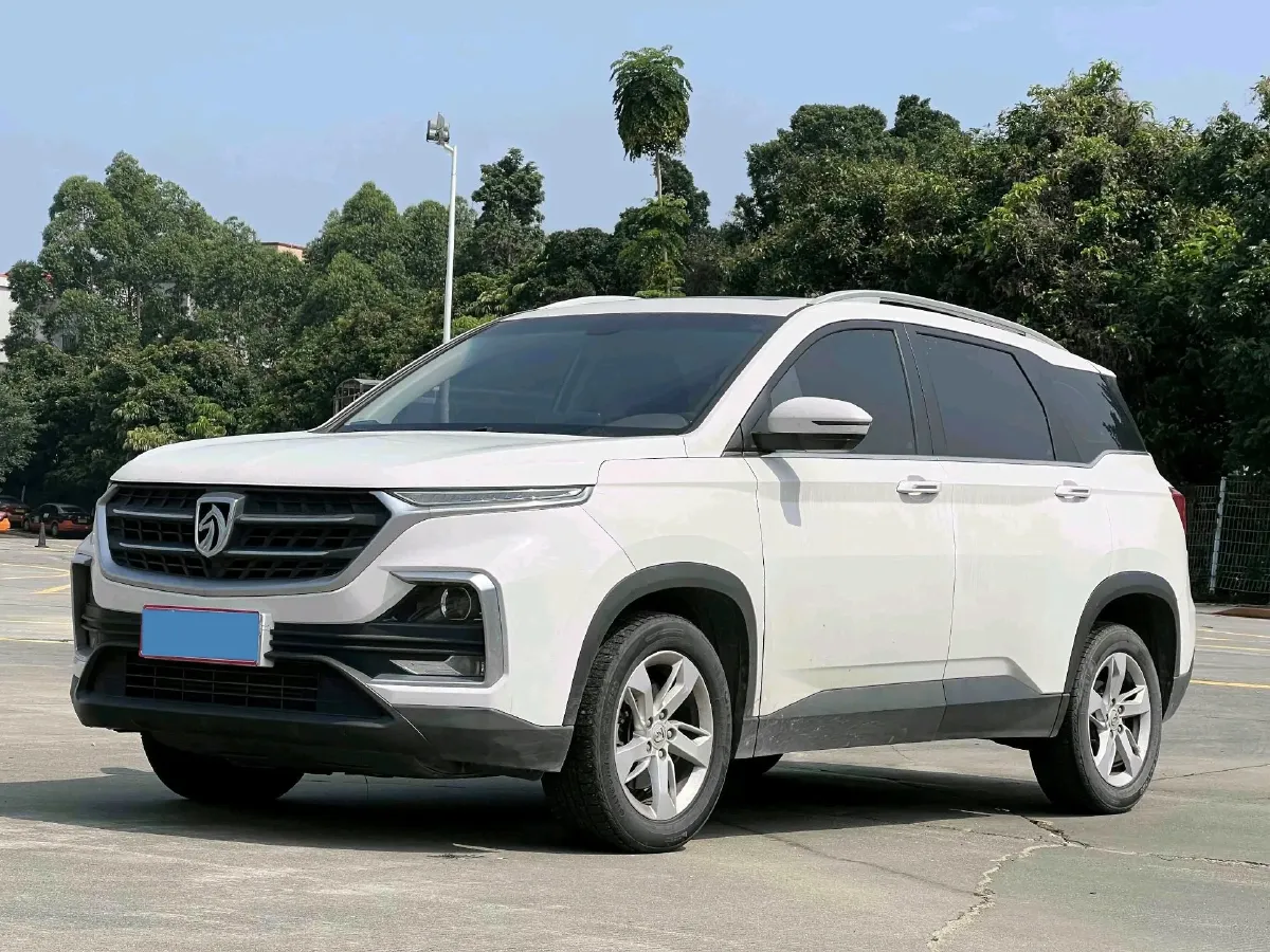 2019 BaoJun 530 1.5T 151HP L4 CVT,autocango,china used car exporter,china ev exporter,chinese used car exporter,chinese used ev exporter