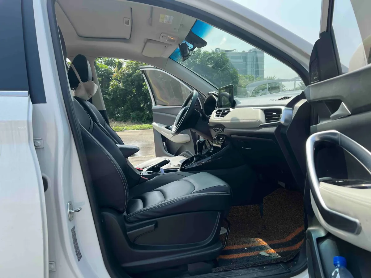 2019 BaoJun 530 1.5T 151HP L4 CVT,autocango,china used car exporter,china ev exporter,chinese used car exporter,chinese used ev exporter