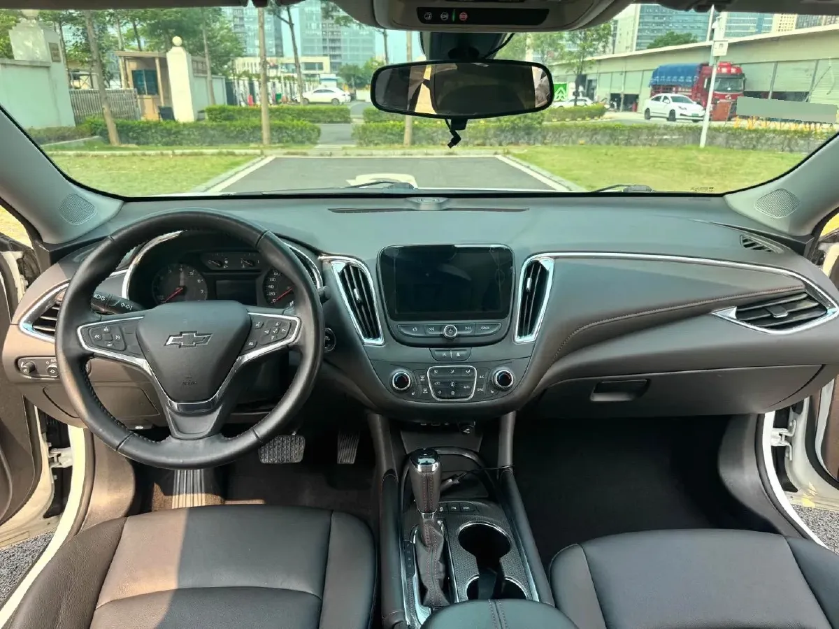 2019 Chevrolet Malibu XL 2.0T 241HP L4 9AT,autocango,china used car exporter,china ev exporter,chinese used car exporter,chinese used ev exporter