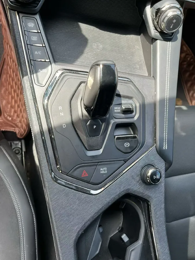 2021 LYNK&CO 01 2.0T 254HP L4 8AT,autocango,china used car exporter,china ev exporter,chinese used car exporter,chinese used ev exporter