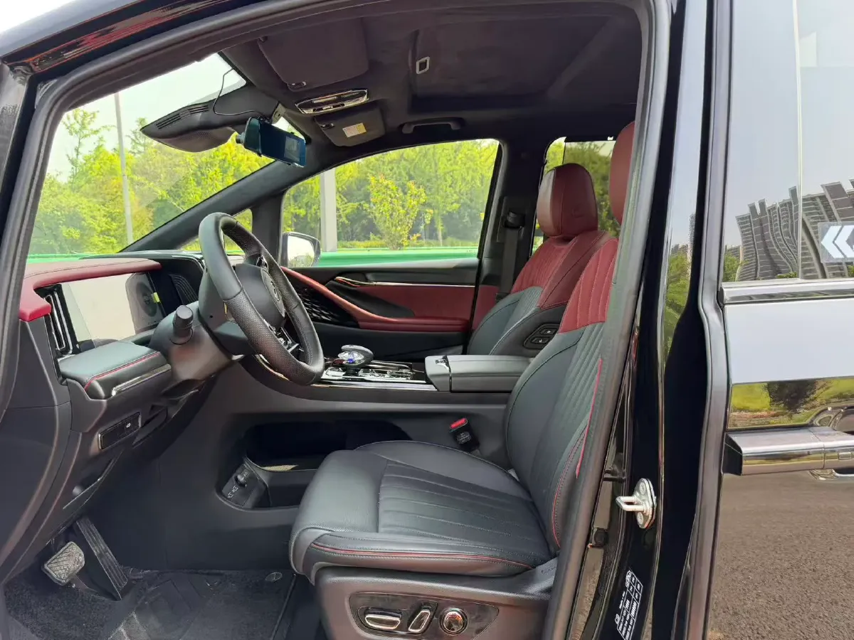 2024 GAC Trumpchi M8 2.0T 252HP L4 8AT,autocango,china used car exporter,china ev exporter,chinese used car exporter,chinese used ev exporter