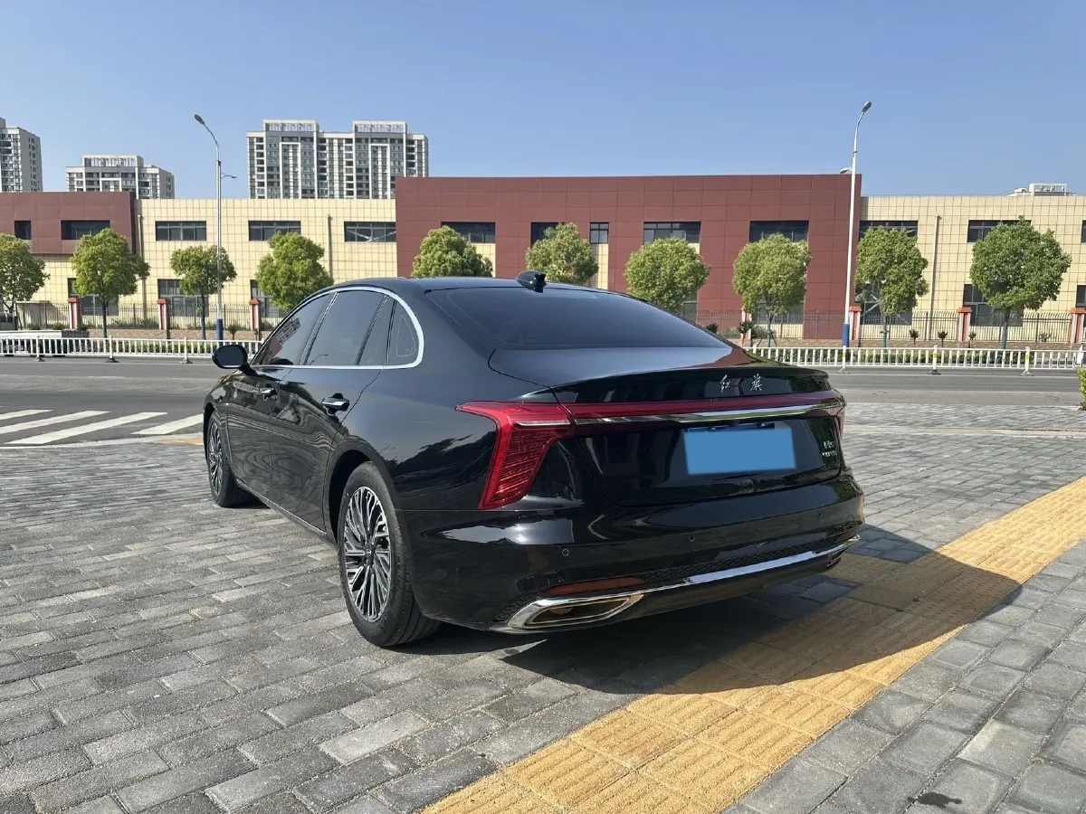 2024 HongQi H5 2.0T 224HP L4 8AT,autocango,china used car exporter,china ev exporter,chinese used car exporter,chinese used ev exporter