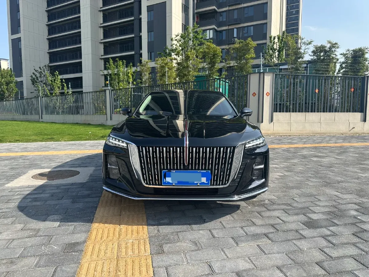 2024 HongQi H5 2.0T 224HP L4 8AT,autocango,china used car exporter,china ev exporter,chinese used car exporter,chinese used ev exporter